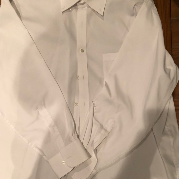 Van Heusen Dress Shirt - Picture 3 of 3